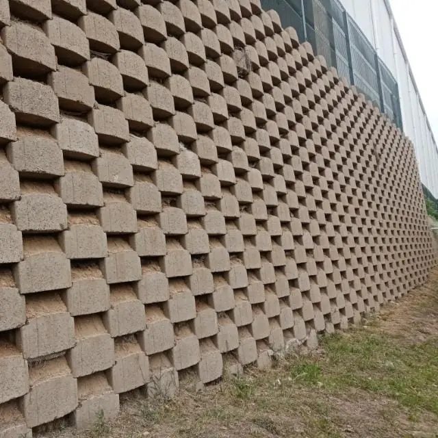 Planted block faces by Ngubane Contractors